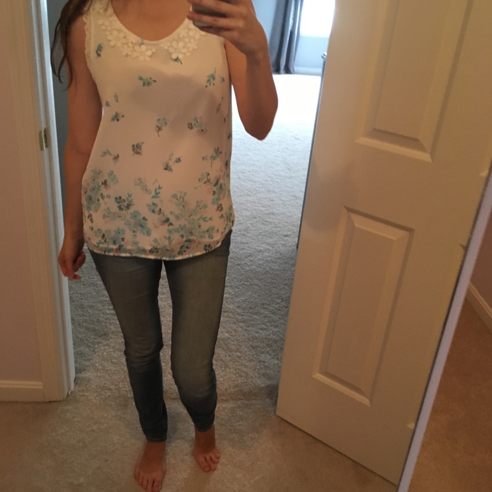 LC floral lace collar top